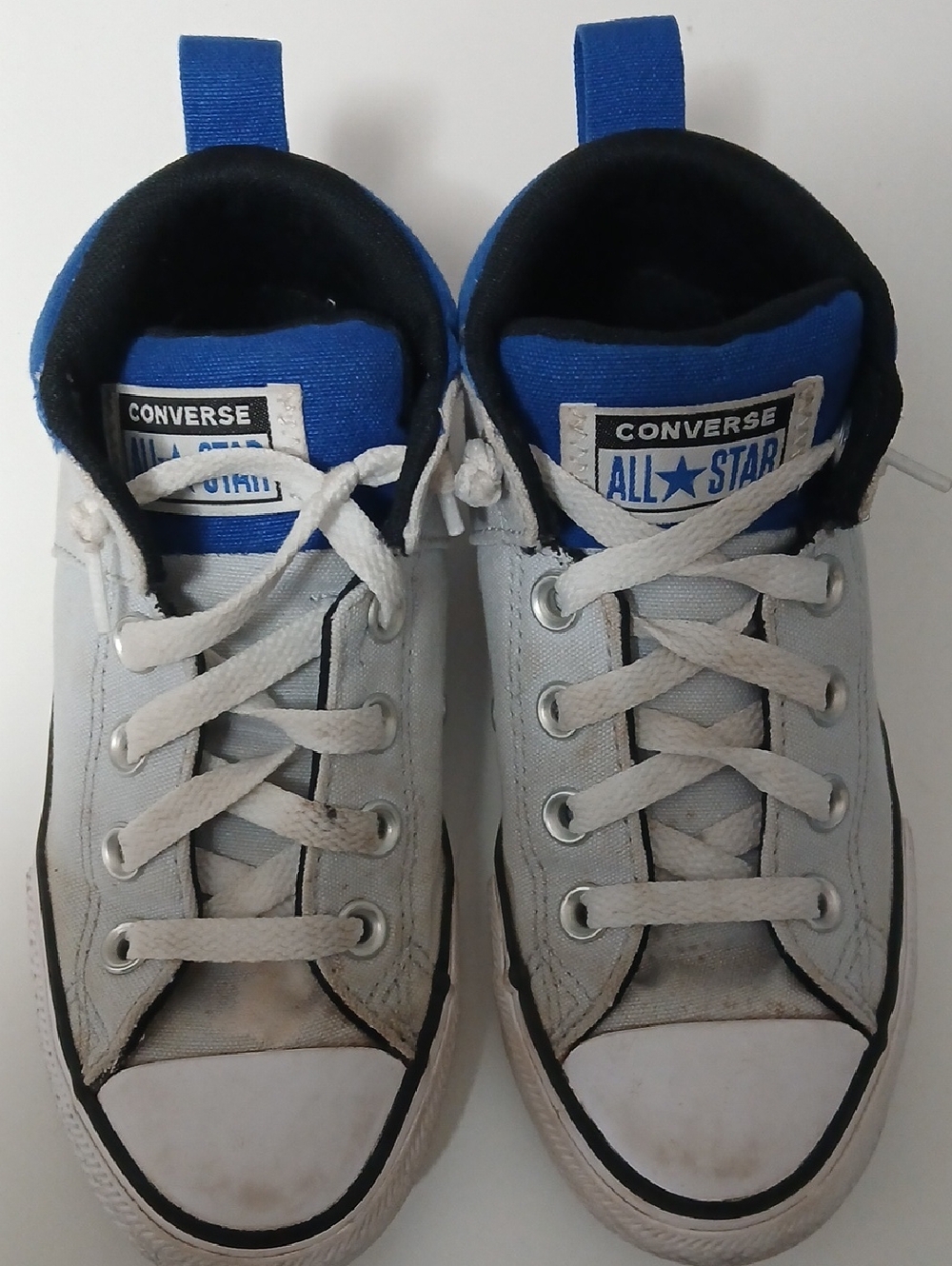 Converse Kids Low Top Sneakers in White and Blue